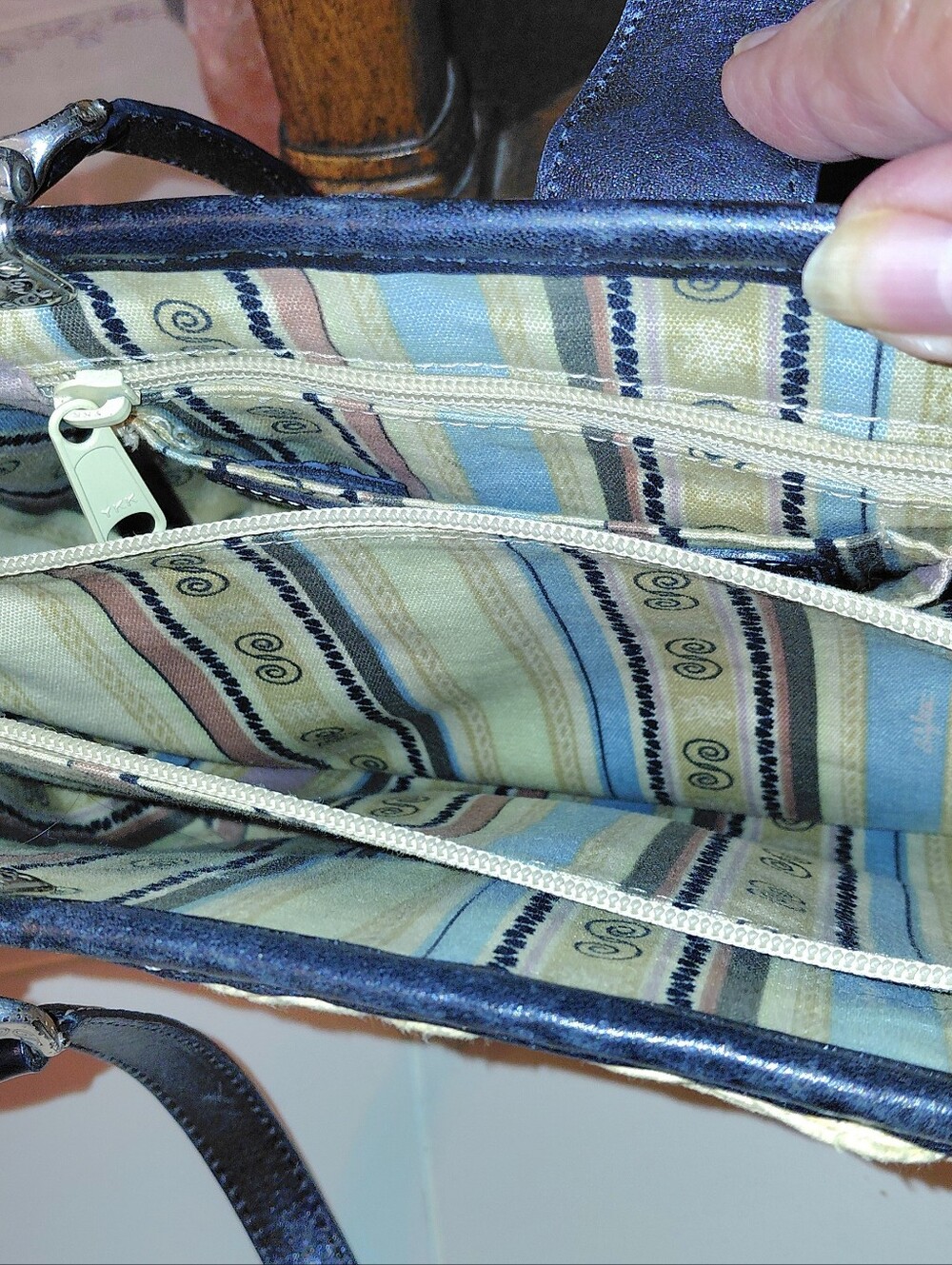 Brighton Woven Straw Tote with Black Trim - Stylish Summer Handbag - Picture 3 of 7